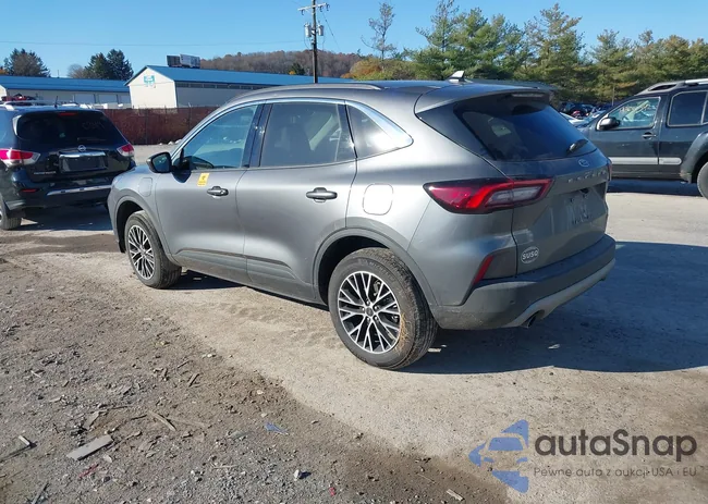 1FMCU0E10RUB14018: 43591890