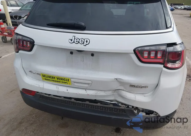 3C4NJDBN4PT516880: 43590910