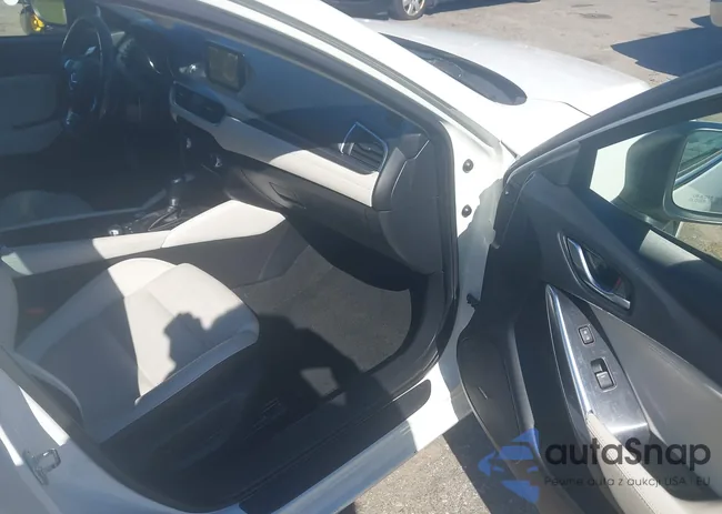 JM1GJ1W57G1472656: 43592320