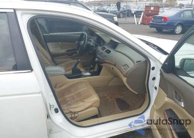 JHMCP26878C056690: 43592351