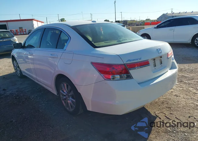 1HGCP2F82BA156380: 43592470