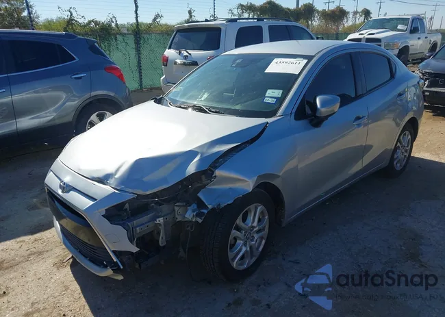 3MYDLBYV8JY316016: 43592611