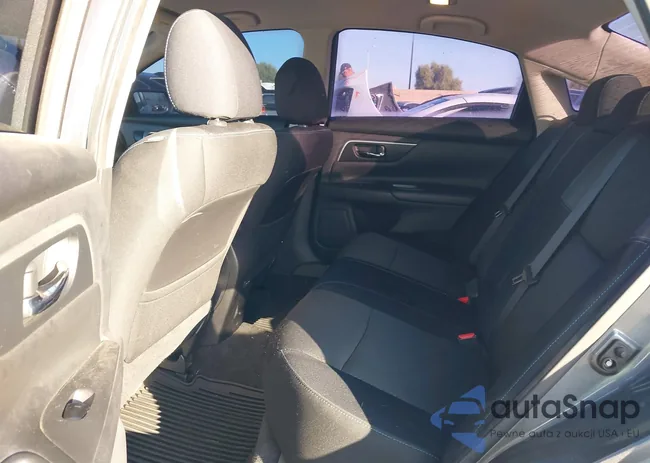 1N4AL3AP1HN318562: 43592846