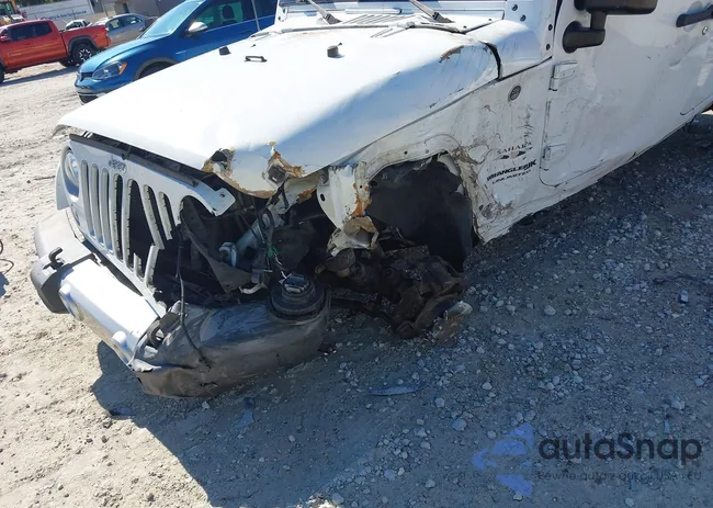 1C4BJWEG2JL910991: 43592053