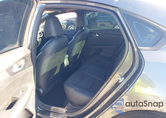 3KPF54AD1RE725714: 43592157