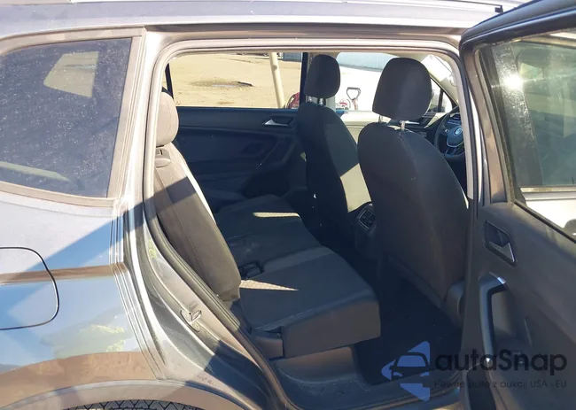 3VV1B7AX1JM010295: 43593766