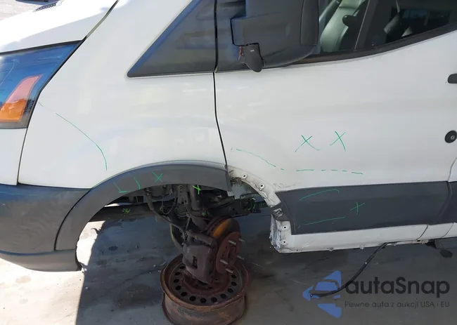 1FTYR1CG4JKA94753: 43593776