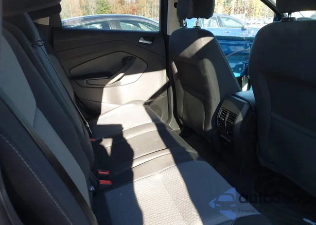 1FMCU9GD1HUD01570: 43593183