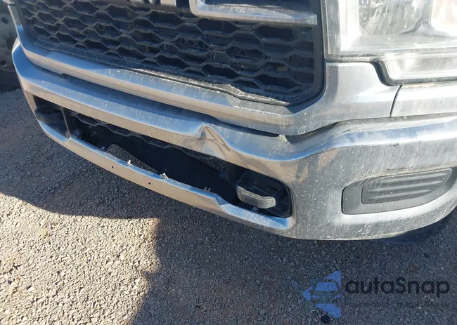 3C6UR5HJ6KG551413: 43594790