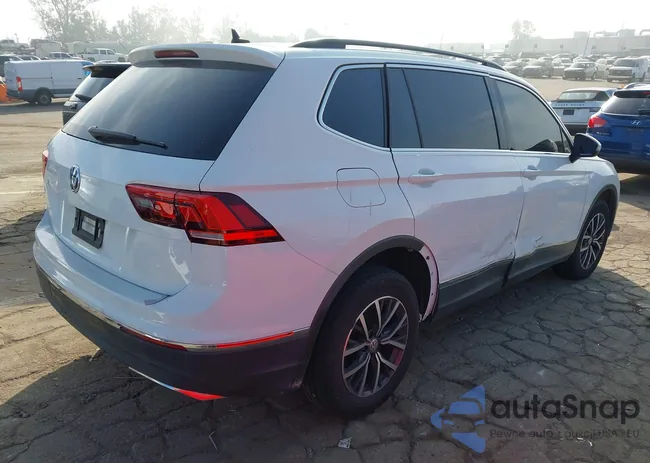 3VV3B7AX7LM064308: 43594259