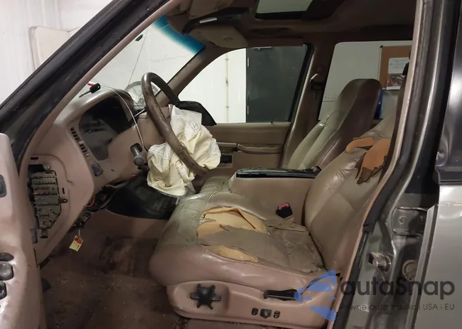 1FMZU64P8YZA58382: 43595978