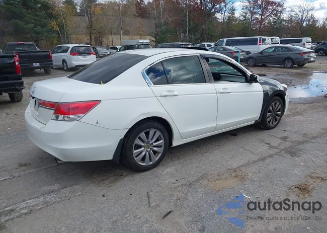 1HGCP2F80BA091772: 43595991