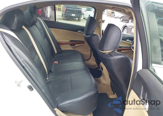 1HGCP2F80BA091772: 43595991