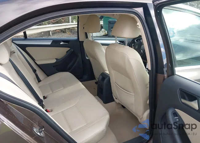 3VWDP7AJ5DM408491: 43597357