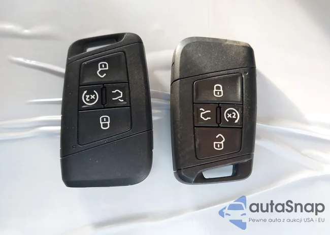 3VVEX7B28RM084833: 43597509