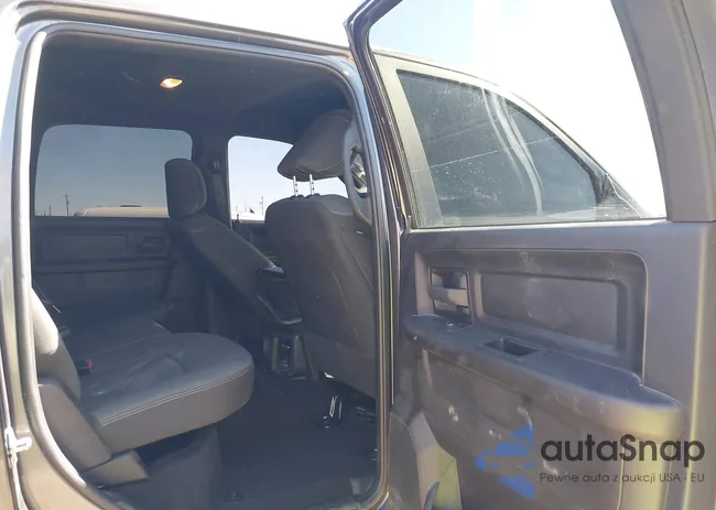 3C6UR5CLXRG327810: 43597702