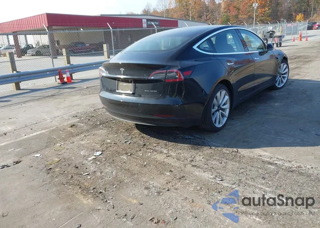 5YJ3E1EB6JF120919: 43597760