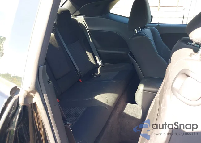 2C3CDZAG8GH236584: 43597810