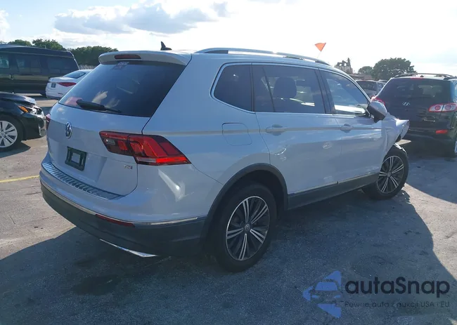 3VV3B7AX0JM095056: 43598348