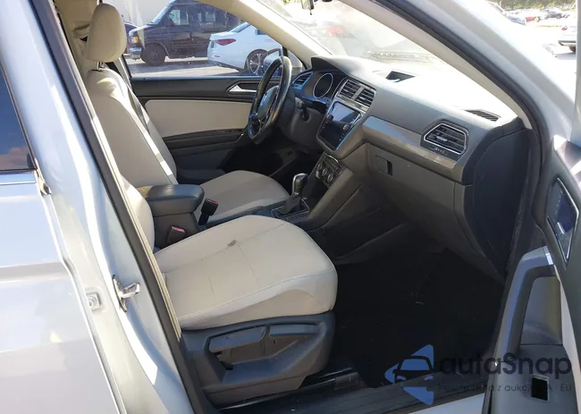 3VV3B7AX0JM095056: 43598348