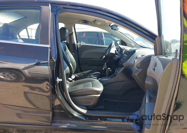 1G1JE5SB9G4149942: 43598358