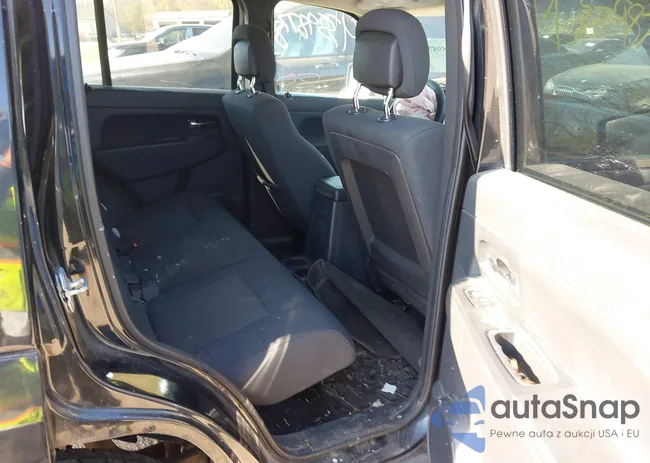 1C4PJMAK8CW124487: 43598778