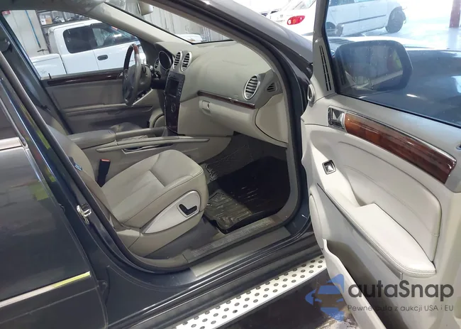 4JGBF7BE2AA538585: 43599671