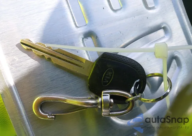 KNDJD733855382845: 43599853