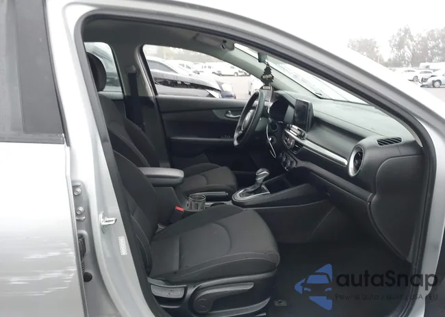 3KPF24AD2ME305039: 43599143