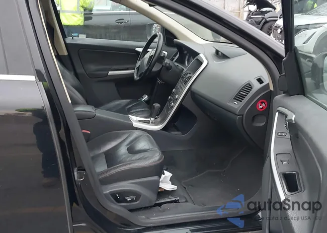 YV4992DZ0A2118425: 43600547