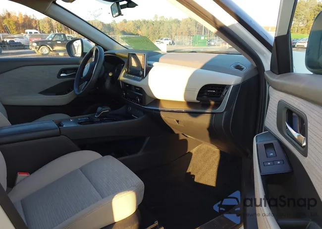 JN8BT3BA1PW004951: 43600628