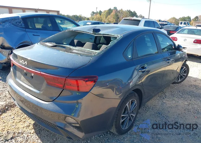 3KPF24AD3PE693127: 43600841