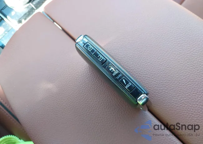 7MMVABXYXRN210261: 43602371