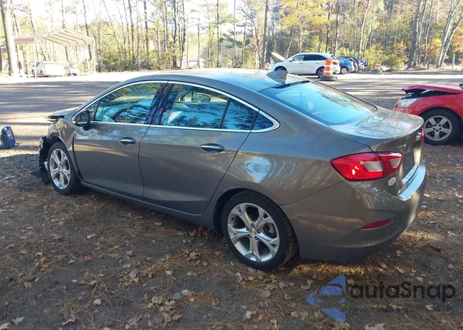 1G1BF5SM0J7175418: 43602469