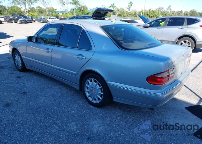 WDBJF65J9YB118943: 43602589