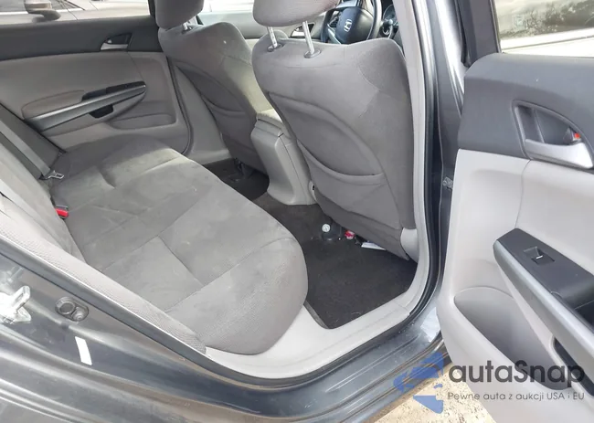 1HGCP26769A141253: 43602270