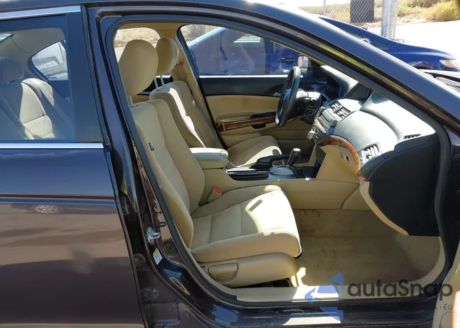 1HGCP2F77BA026568: 43603720