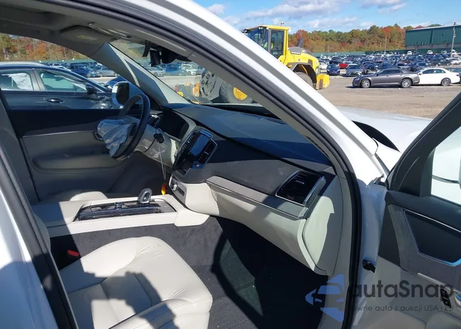 YV4062PE8S1325372: 43604887