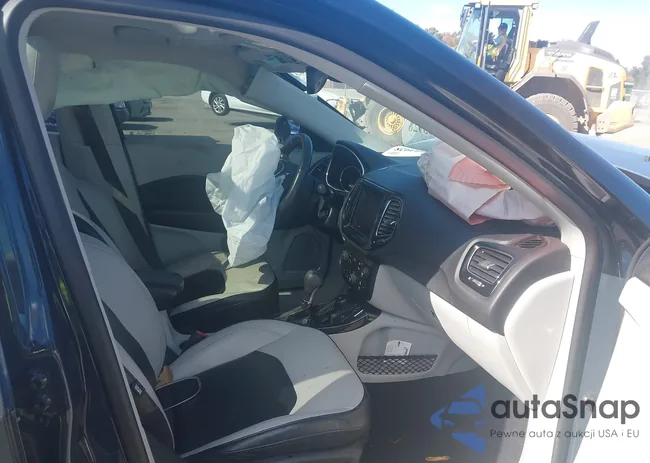 3C4NJDCB9JT212553: 43603928