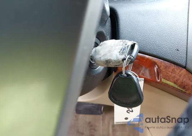 1HGCP2F86BA044181: 43605675