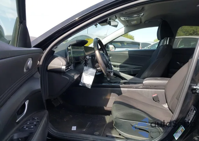 KMHLS4AG3PU433028: 43605741