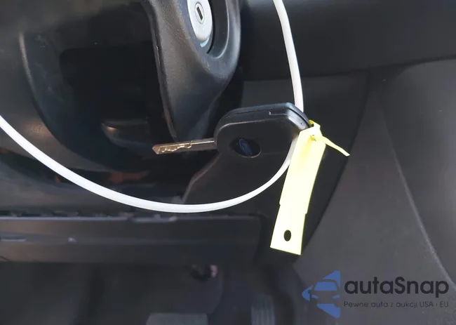 1FADP3F26JL332702: 43605240