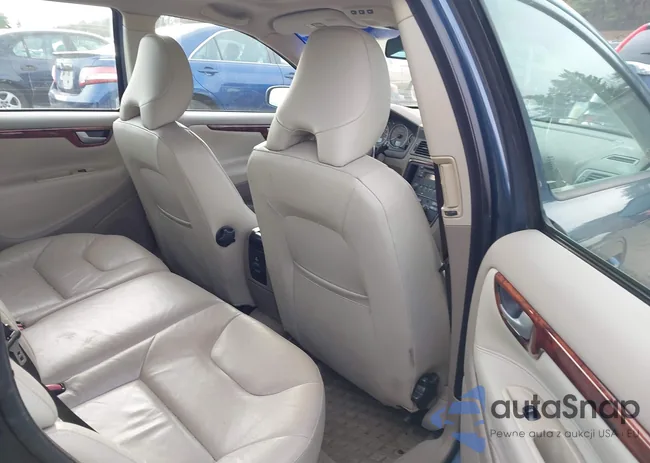 YV1SW640952488553: 43605926