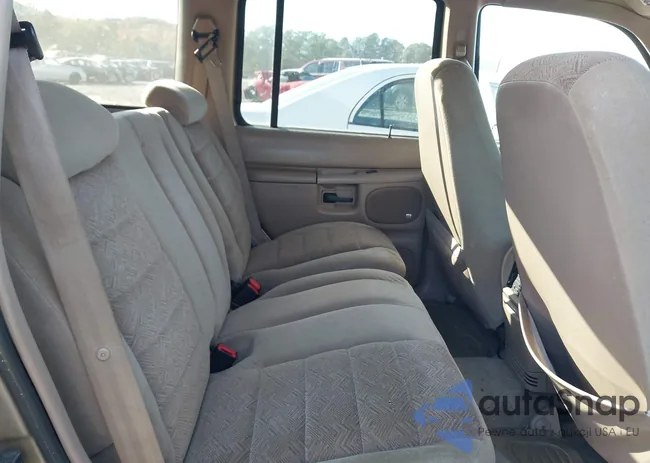 1FMZU63X0YZC21057: 43607592