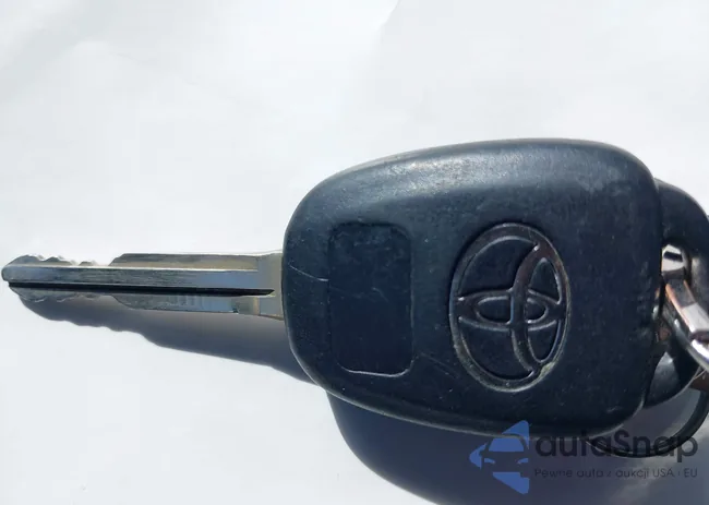 2T1BURHE8EC042401: 43607750