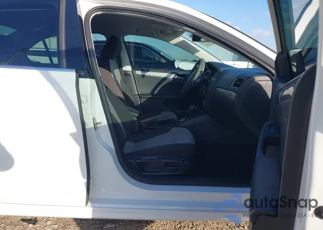 3VW2B7AJ5HM400256: 43608540