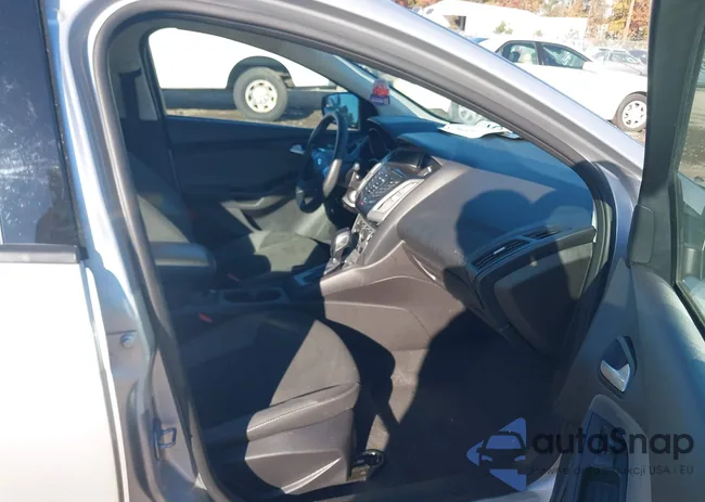 1FADP3F26EL282776: 43608773