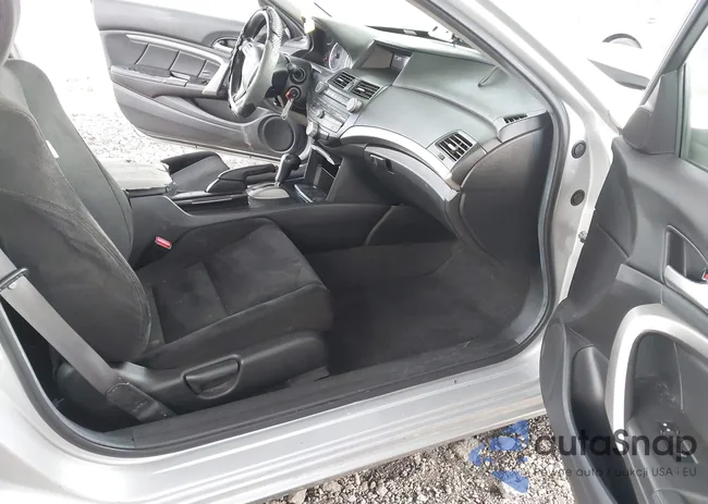 1HGCS12778A011768: 43609824