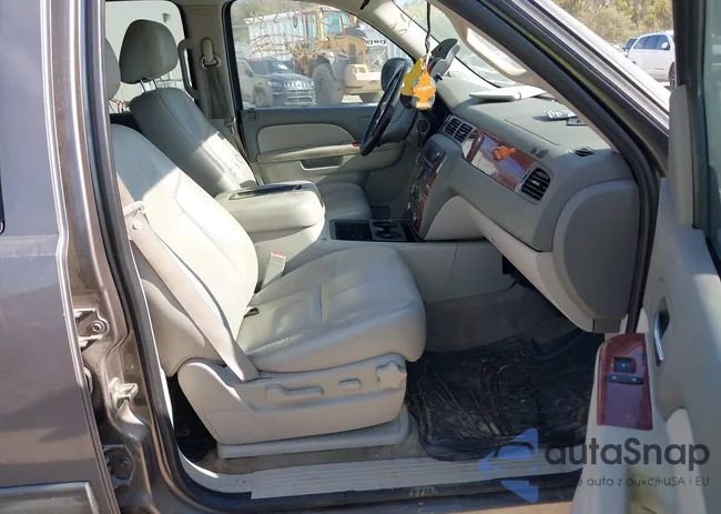 1GNSKBE03BR373417: 43610586