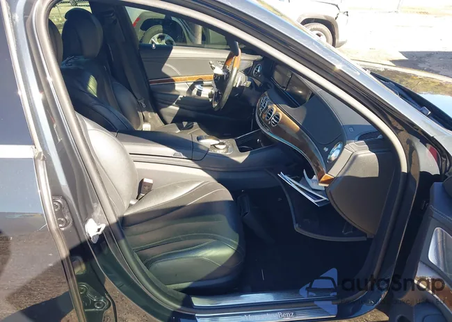 WDDUG8FB4GA213676: 43610792